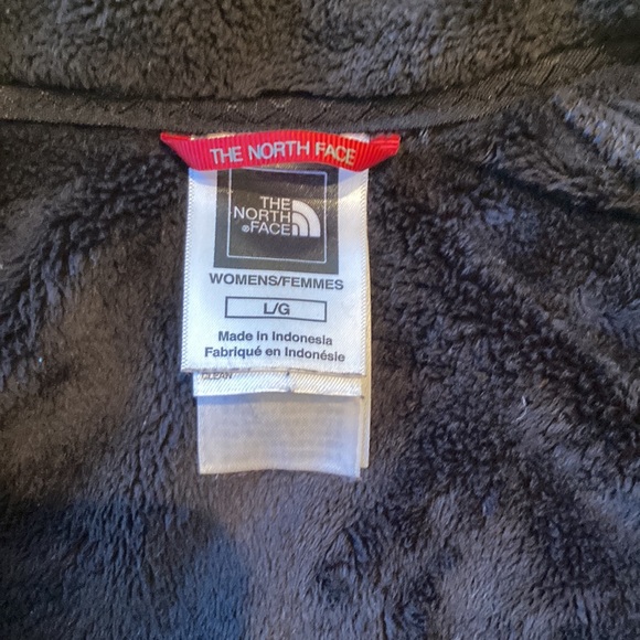 LAST CALL
North face half zip pull over - Picture 2 of 4